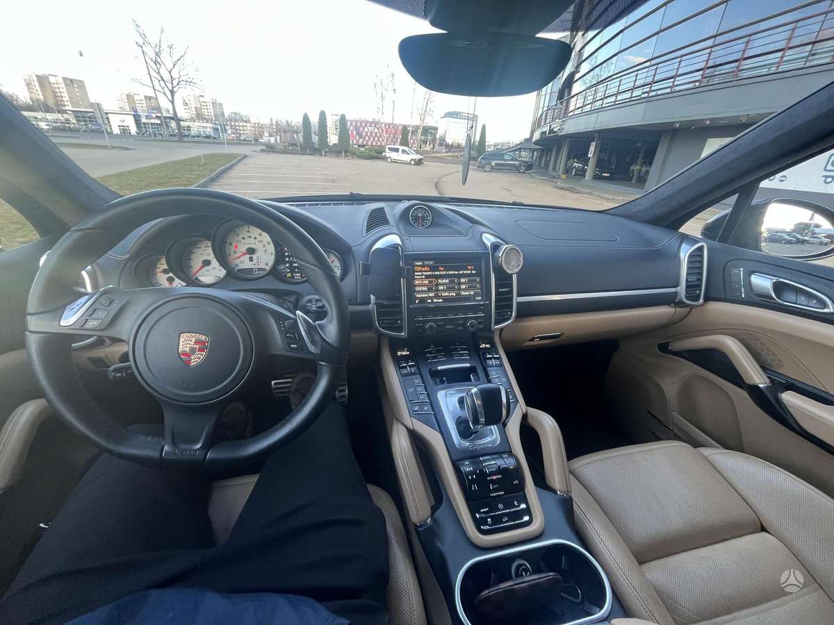 Porsche Cayenne - 12