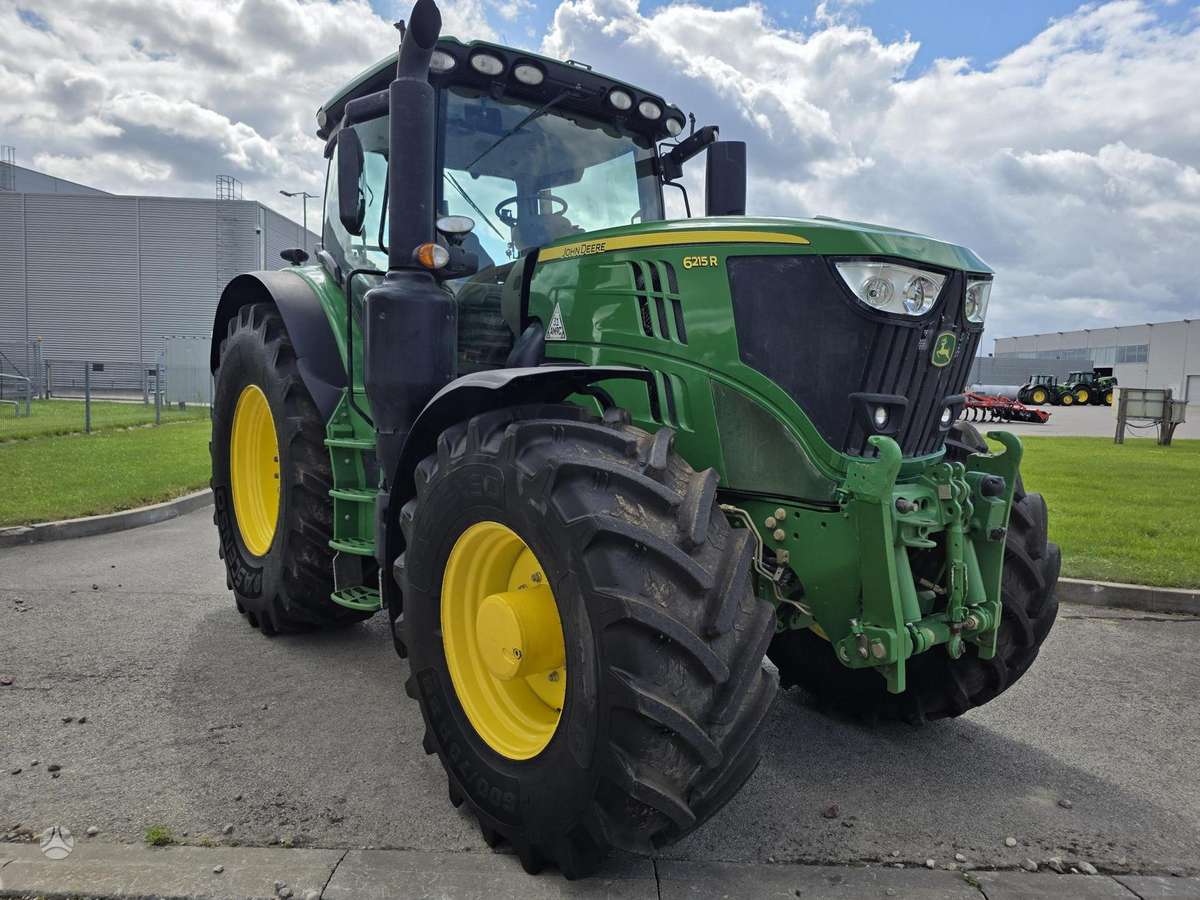 John Deere 6215R, tractors