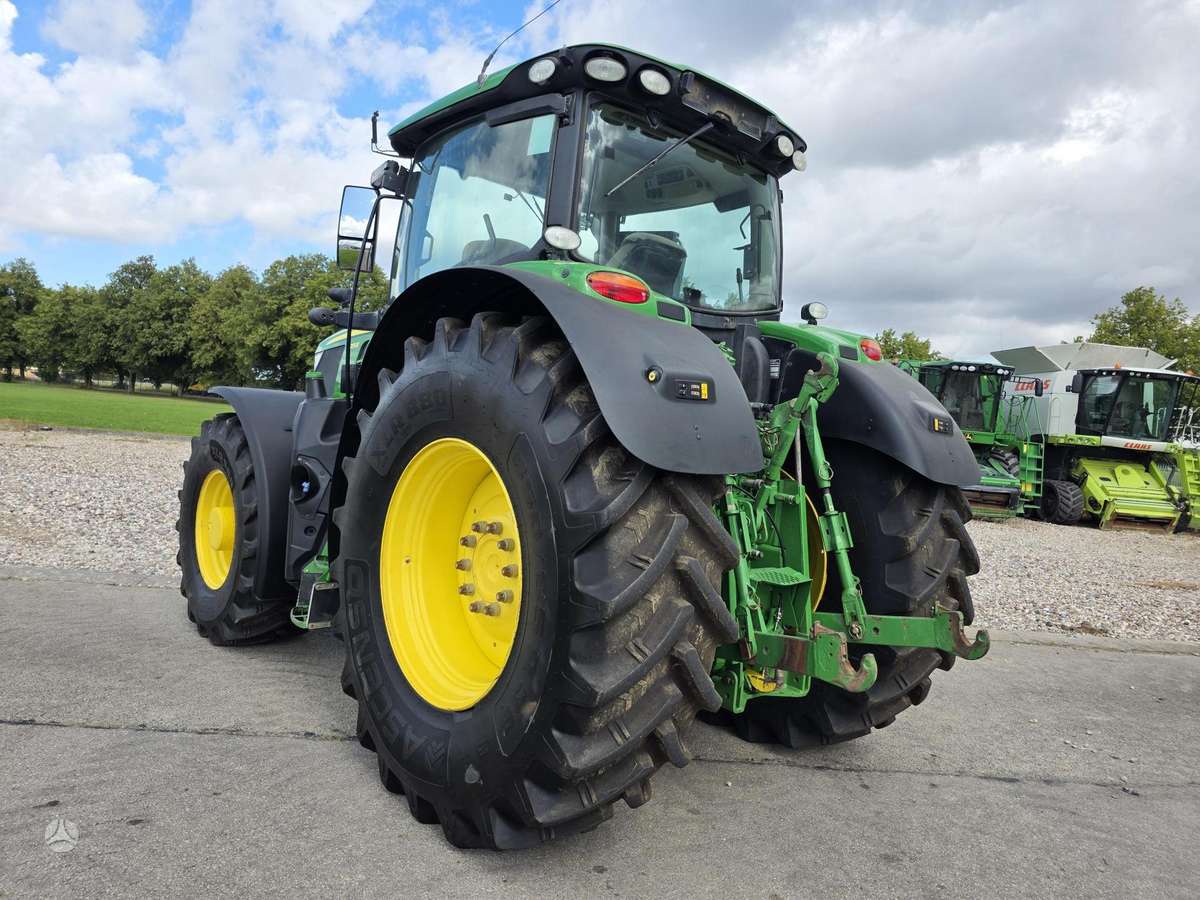 John Deere 6215R, tractors