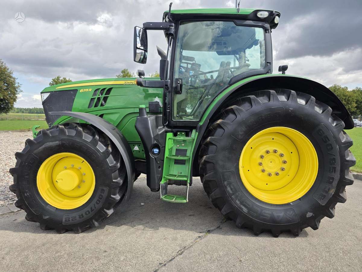 John Deere 6215R, tractors