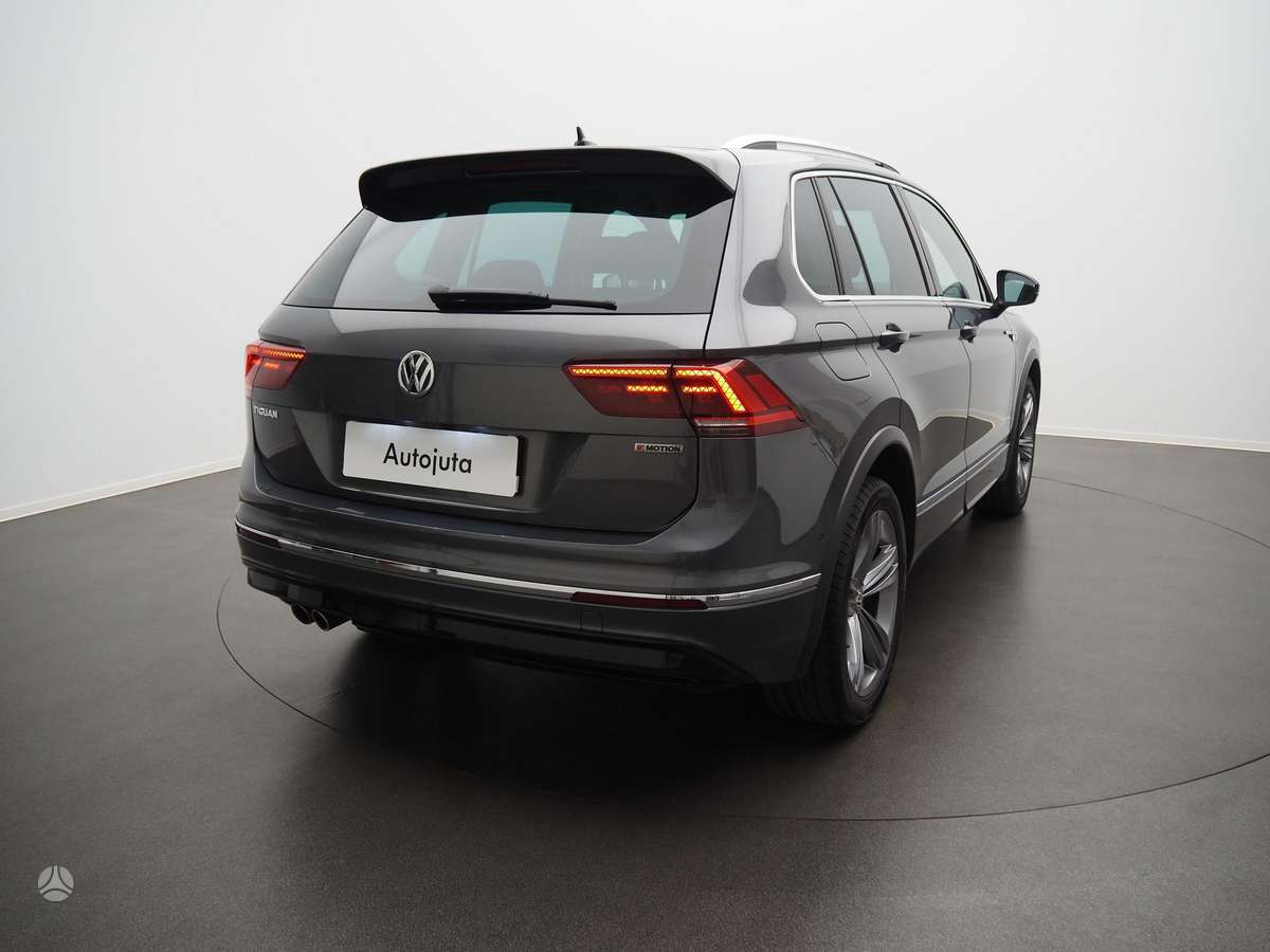 Volkswagen Tiguan - 4