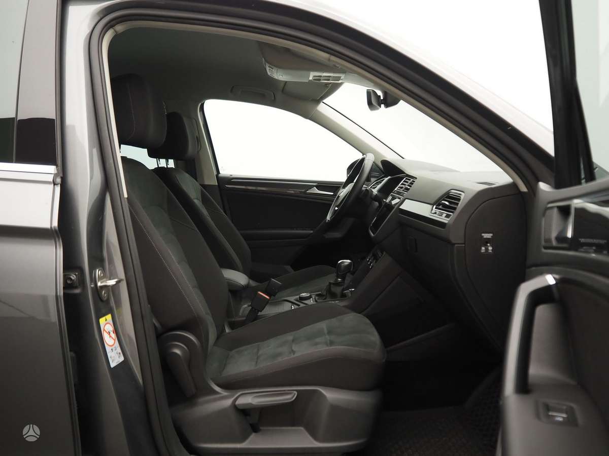 Volkswagen Tiguan - 10
