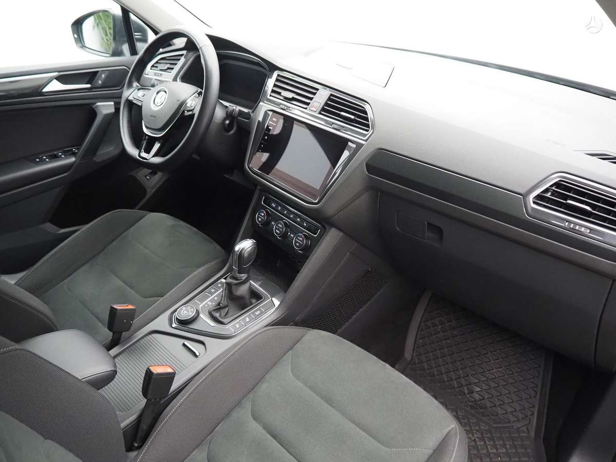 Volkswagen Tiguan - 11