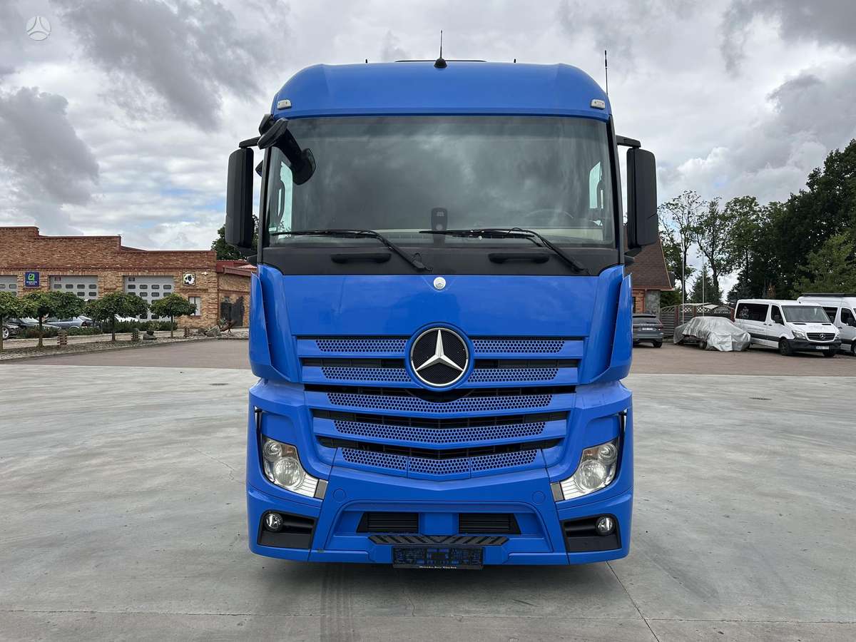 Mercedes-Benz Actros, double sleeper