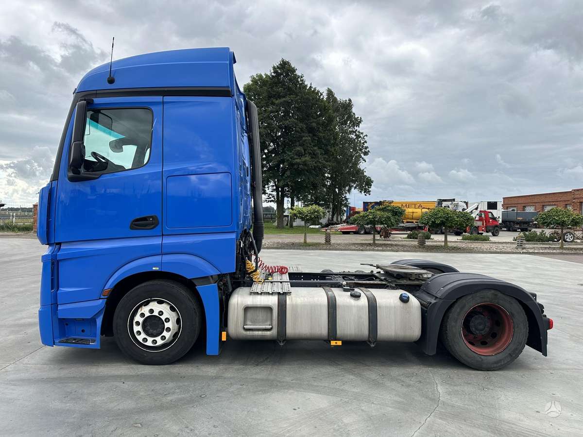 Mercedes-Benz Actros, double sleeper
