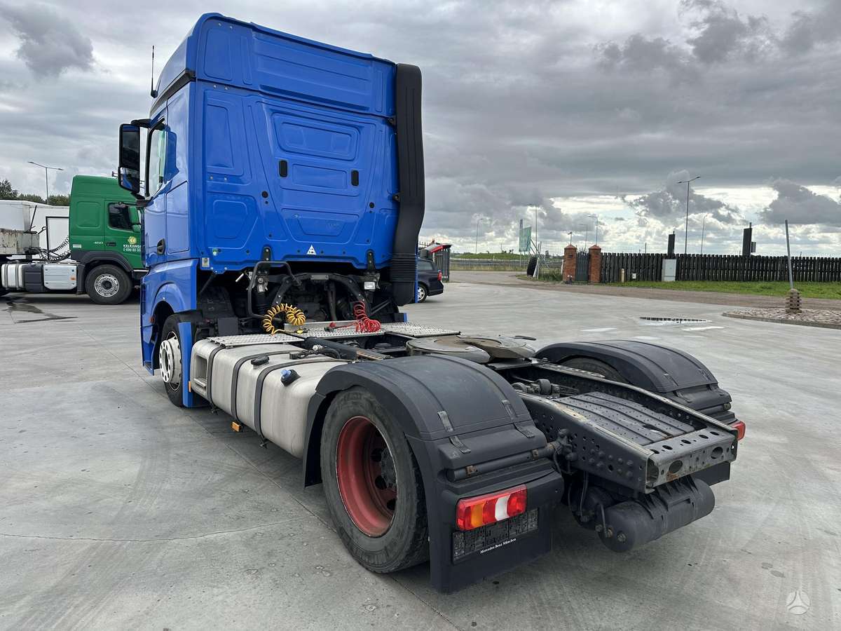 Mercedes-Benz Actros, double sleeper