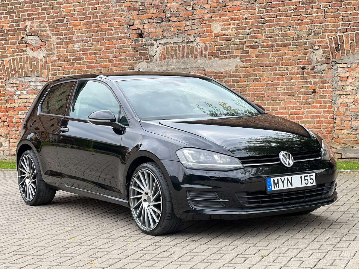 Volkswagen Golf - 1