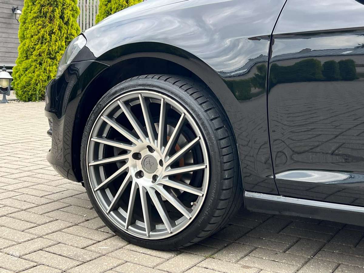 Volkswagen Golf - 6