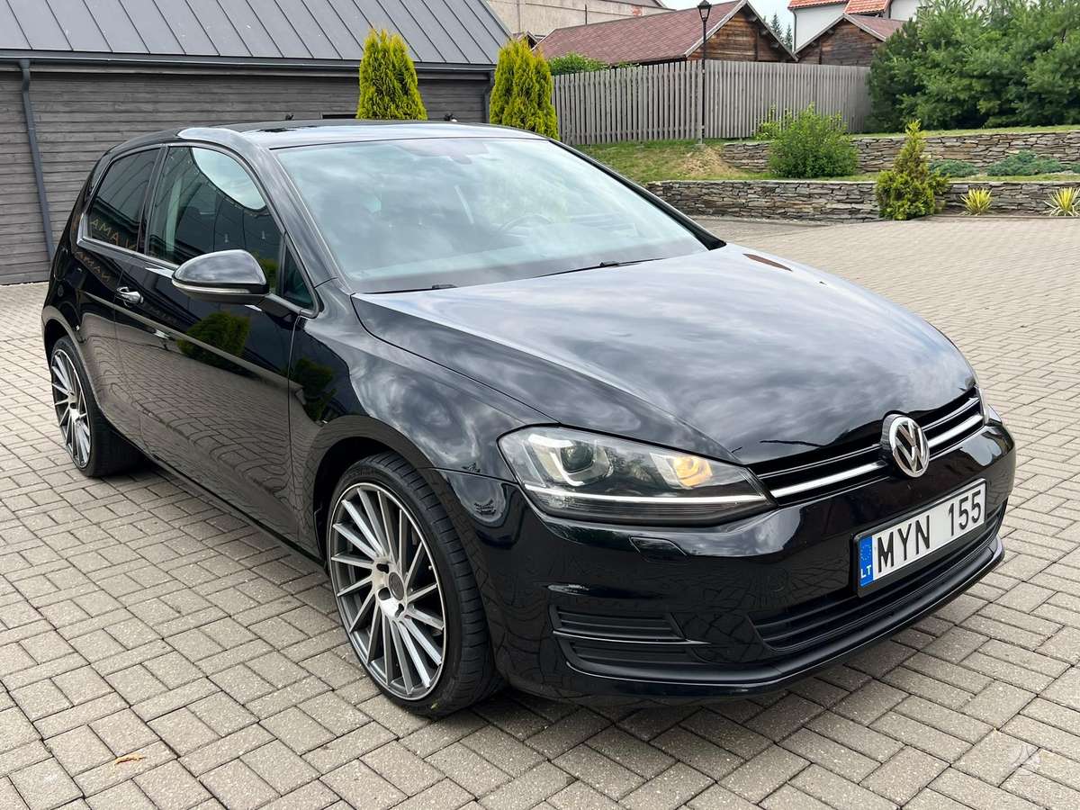Volkswagen Golf - 8