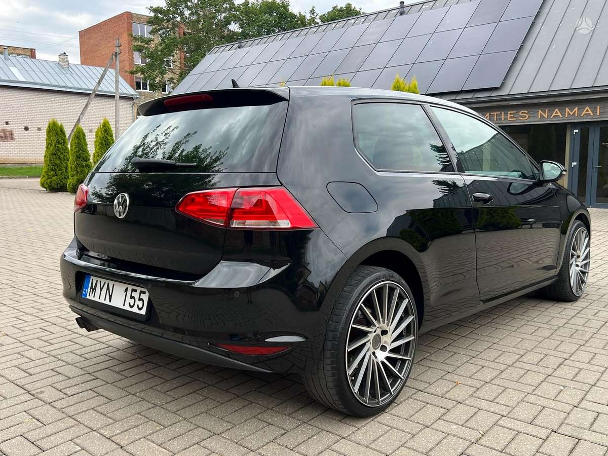 Volkswagen Golf - 12