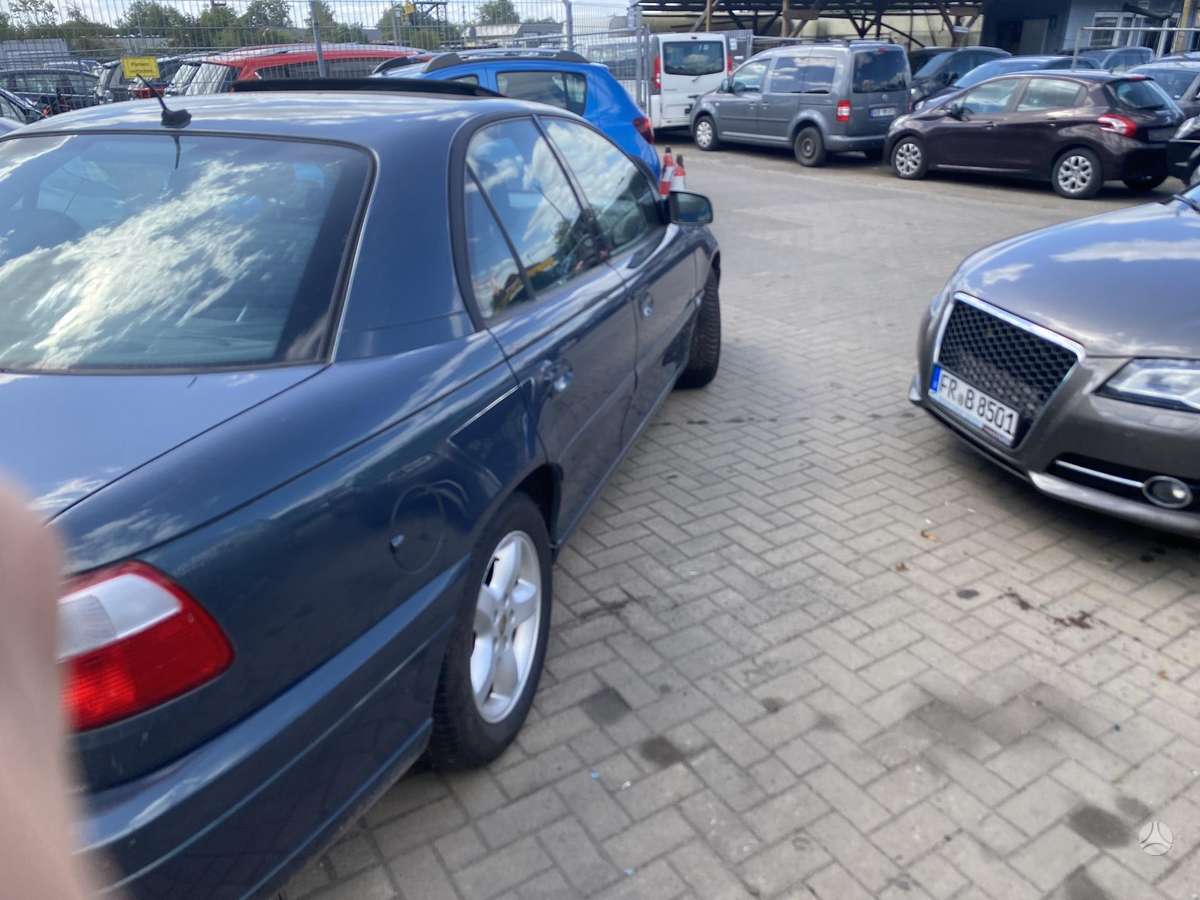 Opel Omega, 2.6 l., Седан