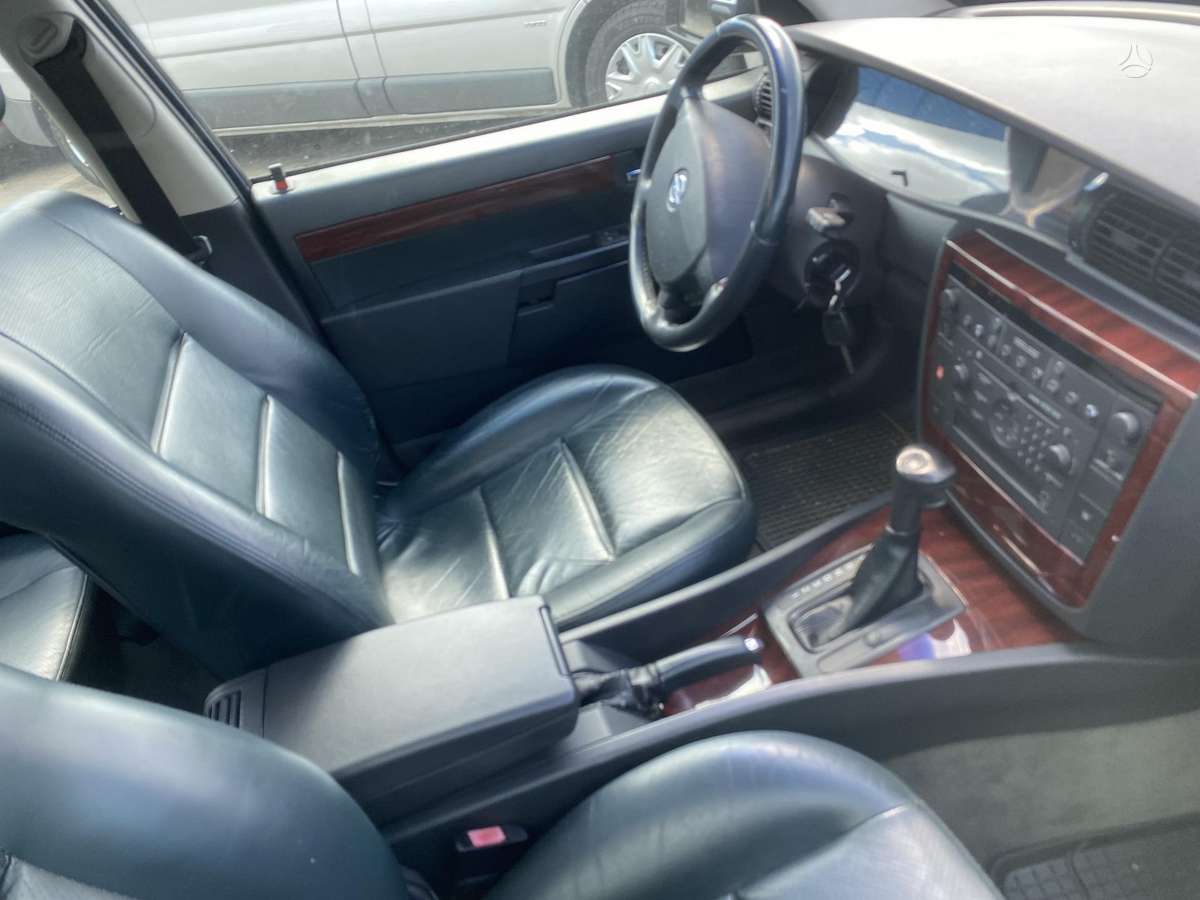 Opel Omega, 2.6 l., Седан