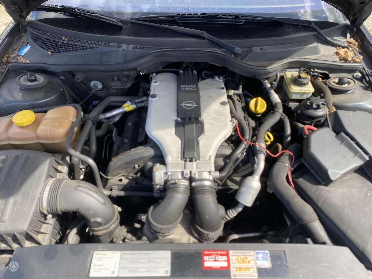 Opel Omega, 2.6 l., Седан