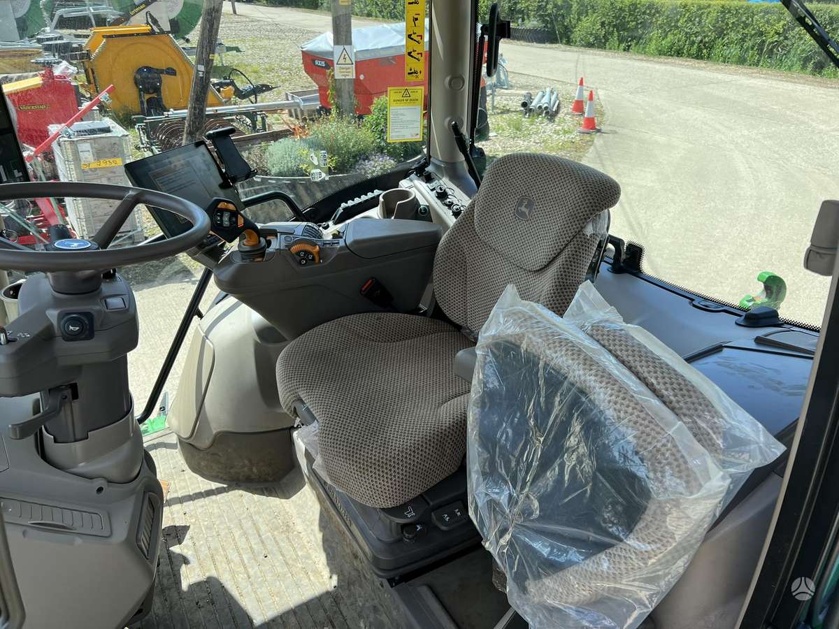 John Deere 6R150, тракторы