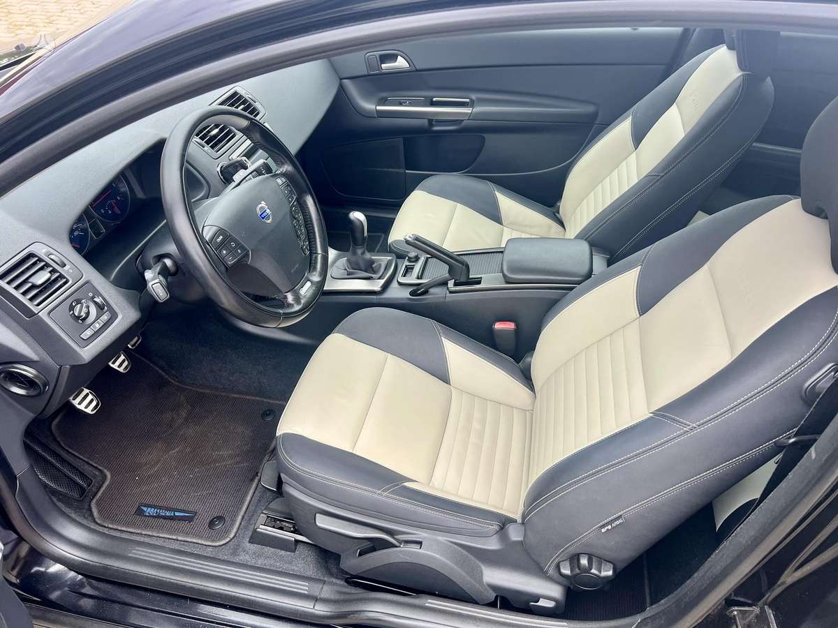 Volvo C30, 1.6 l., hatchback