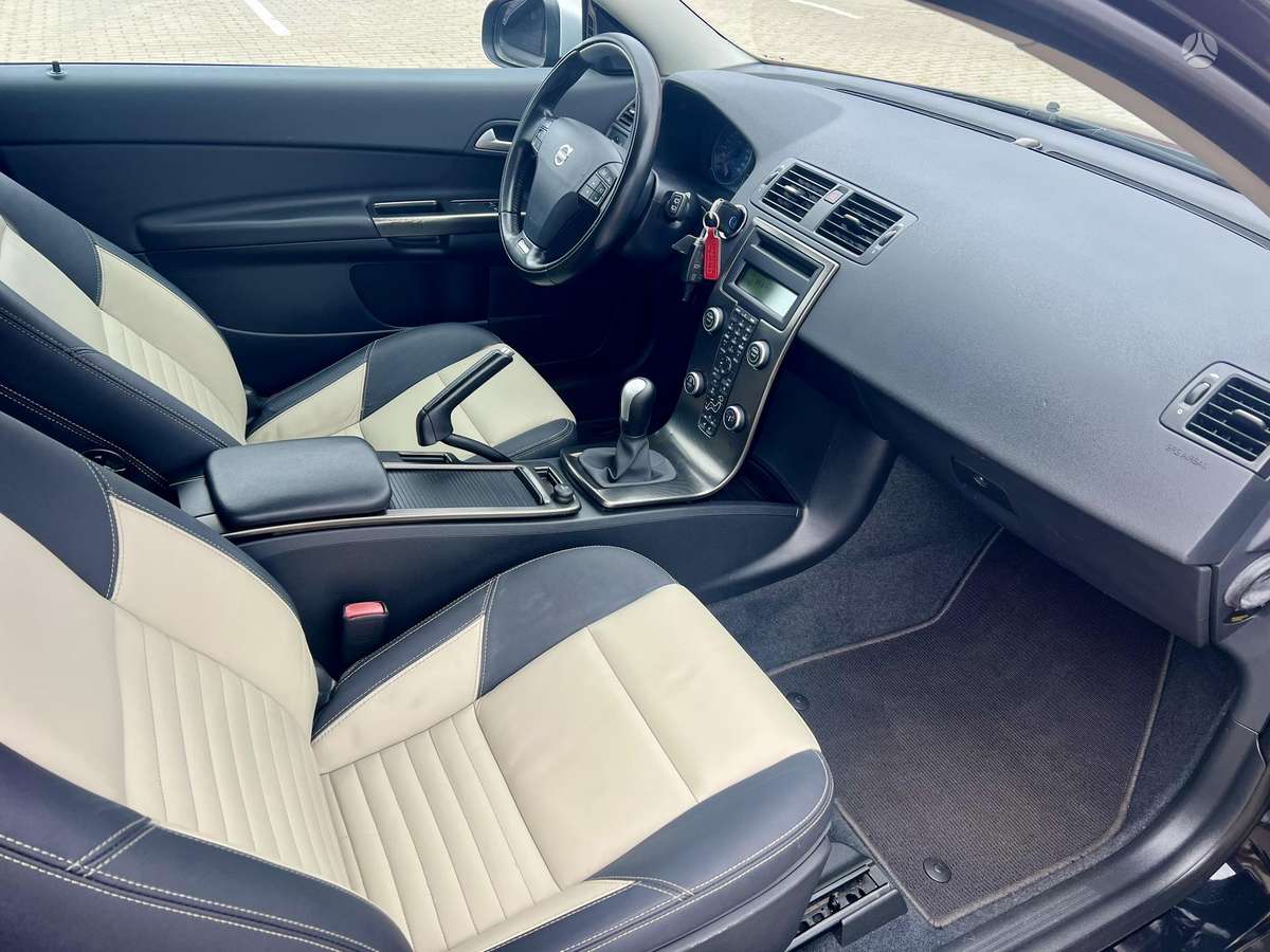 Volvo C30, 1.6 l., hatchback