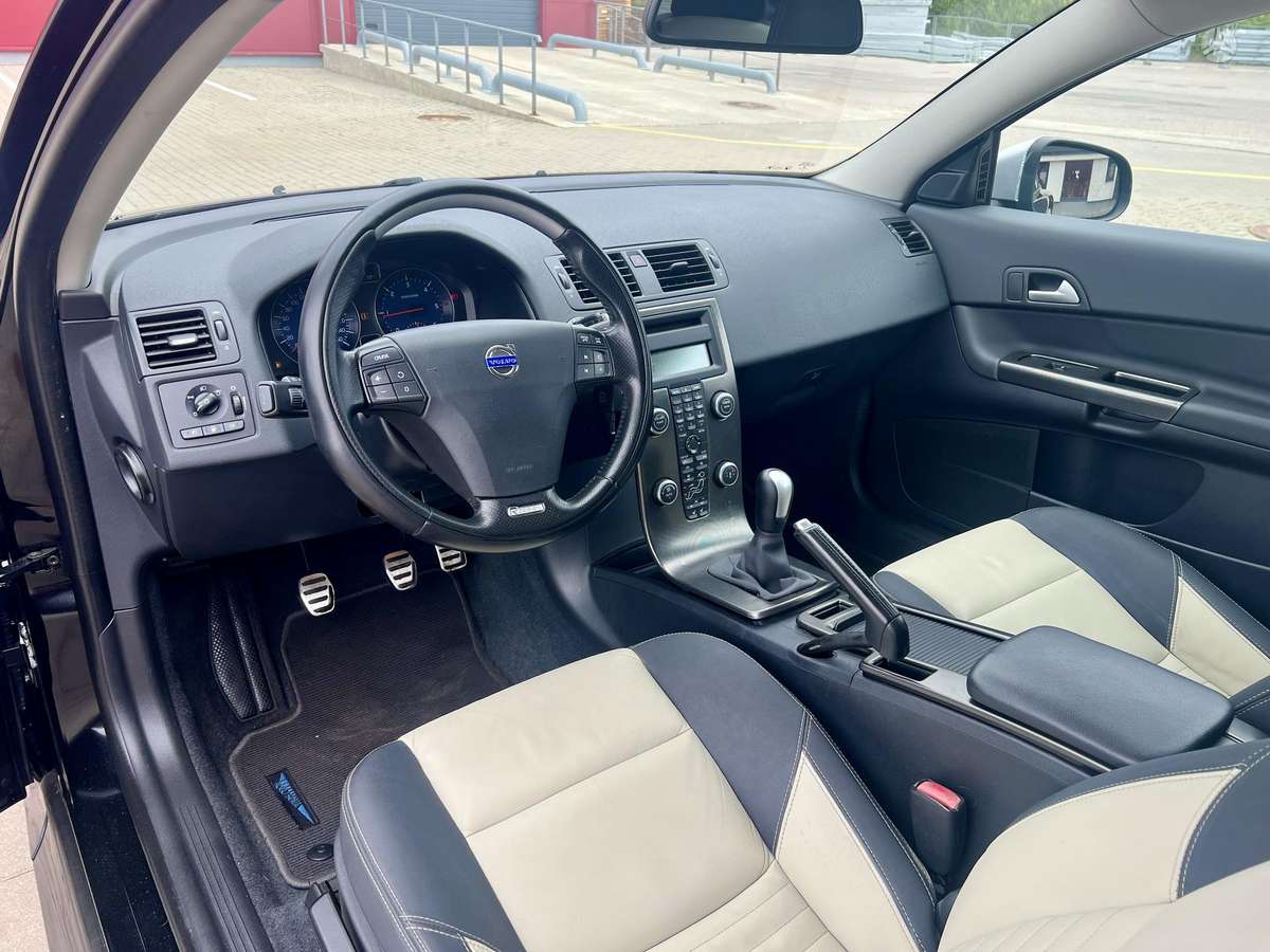 Volvo C30, 1.6 l., hatchback