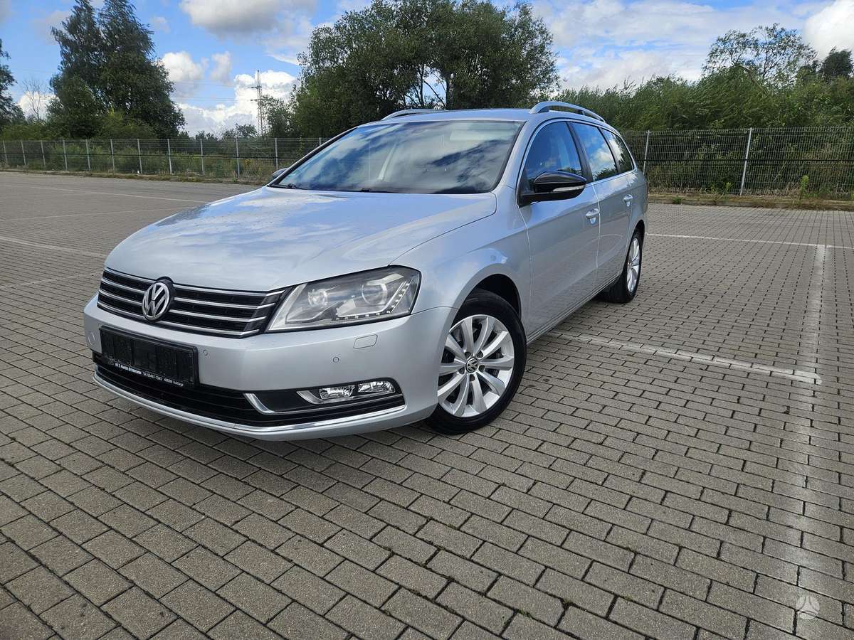 Volkswagen Passat - 1