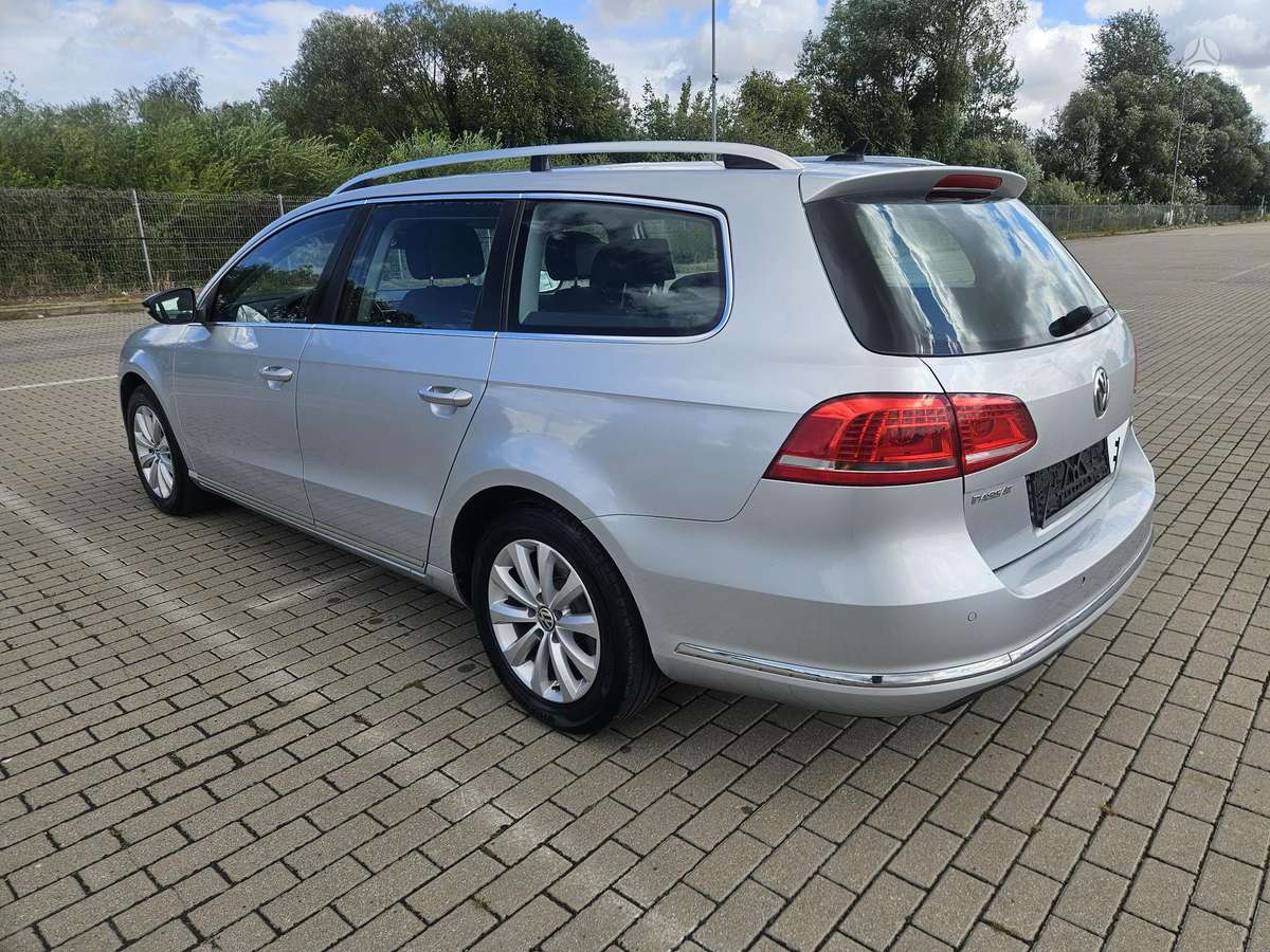Volkswagen Passat - 4