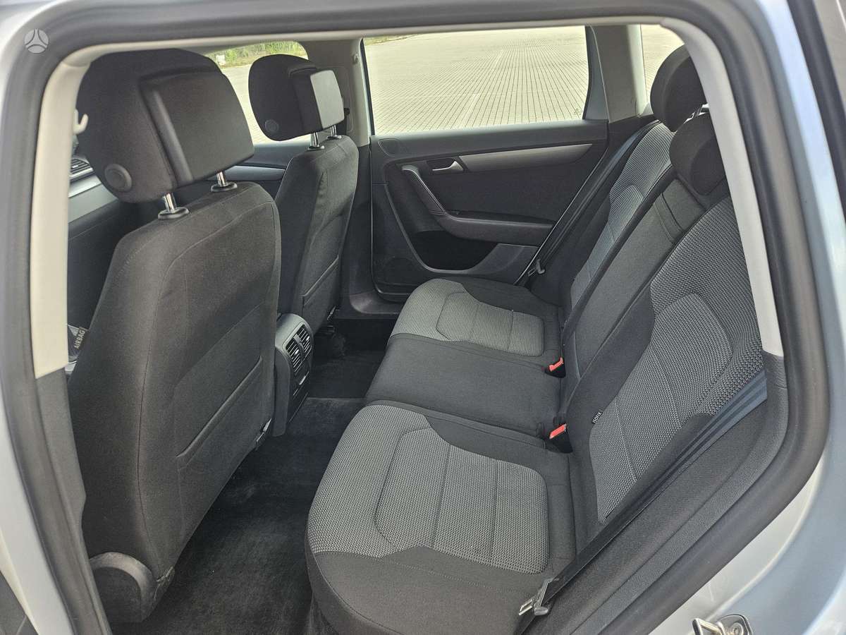 Volkswagen Passat - 9