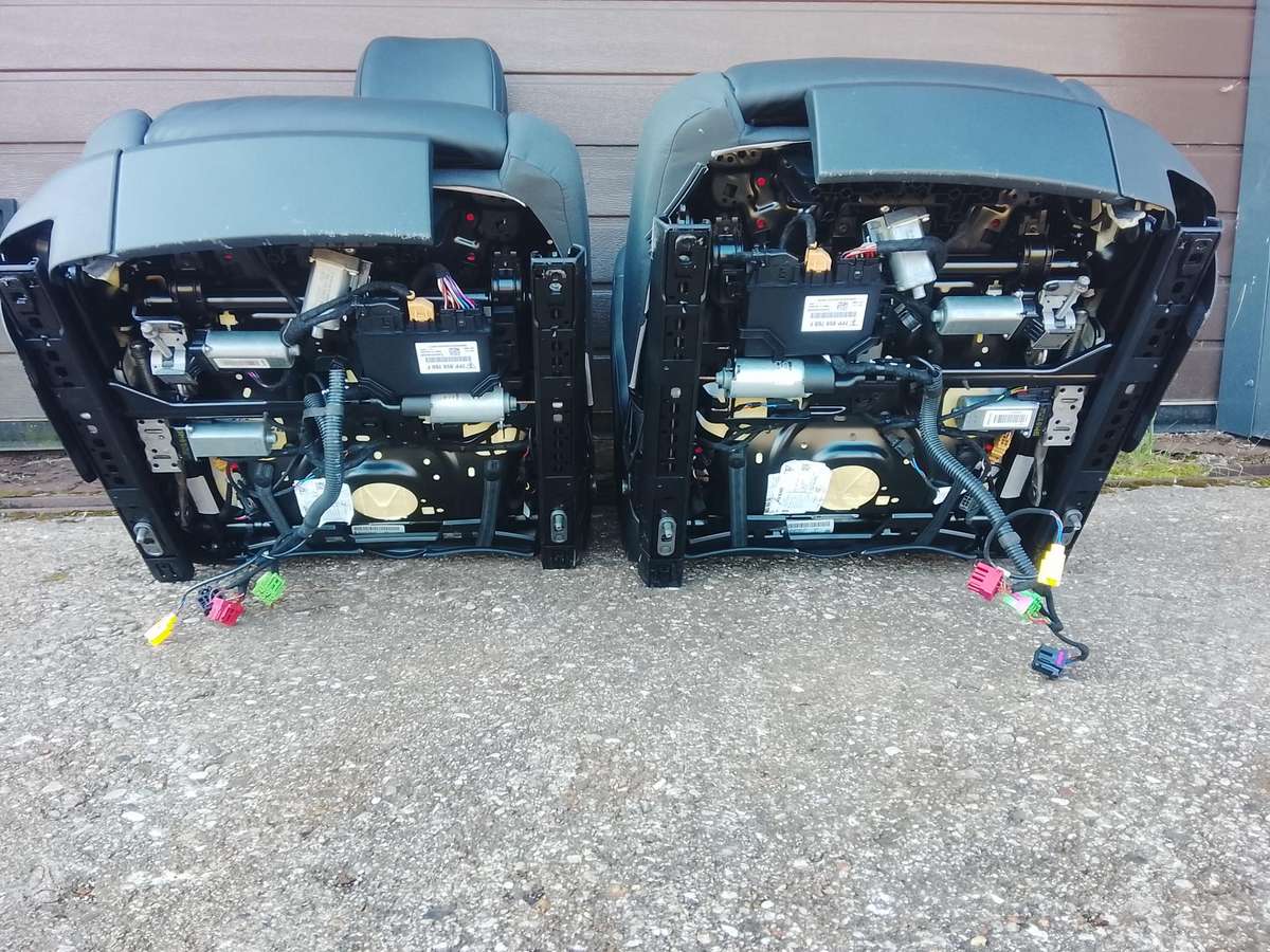 Porsche Macan door upholstery, seats