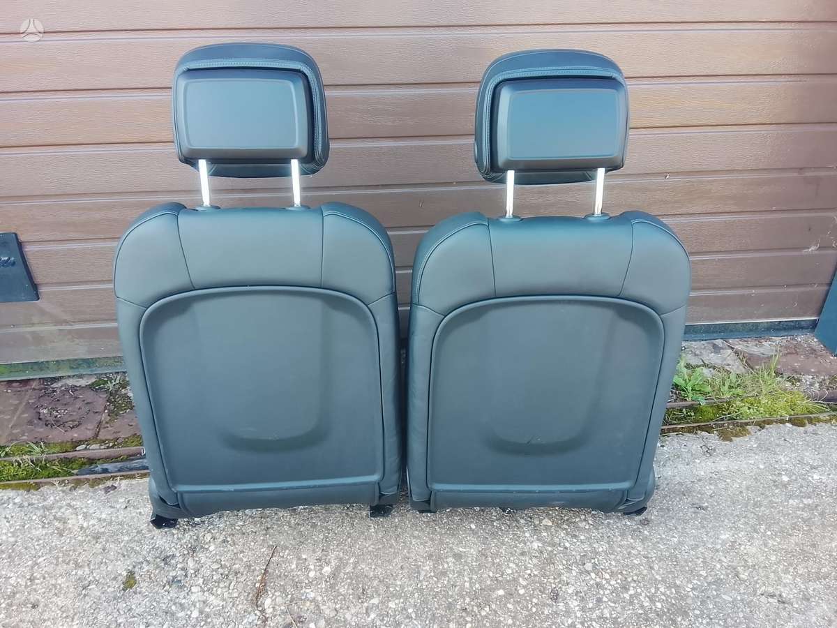 Porsche Macan door upholstery, seats