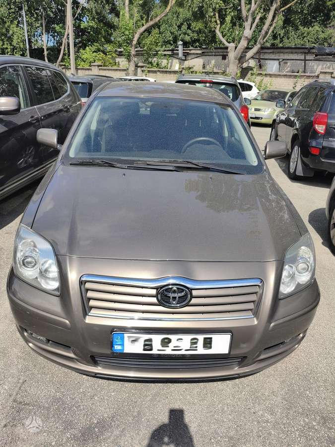 Toyota Avensis - 2
