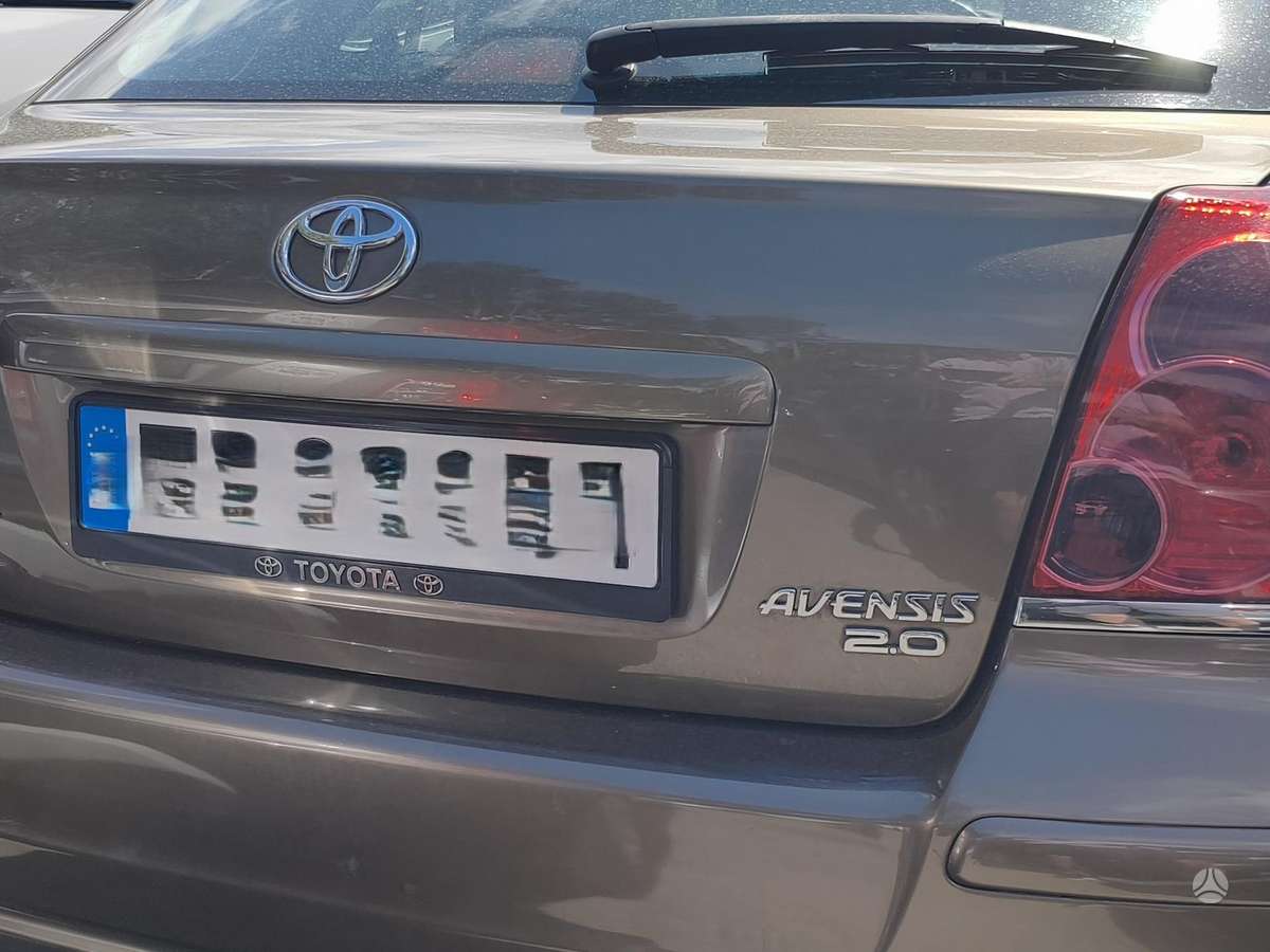 Toyota Avensis - 5