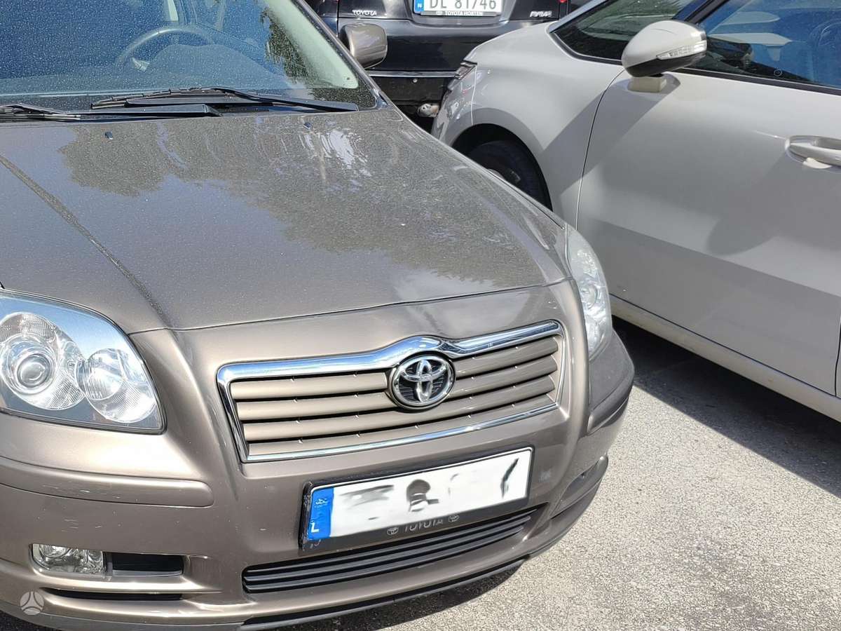 Toyota Avensis - 4