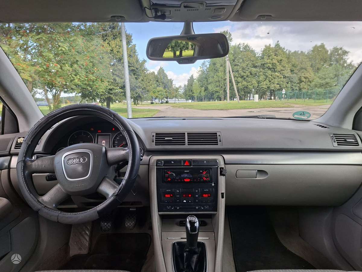 Audi A4, 2.0 l., Седан