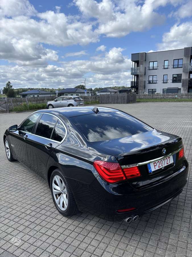 BMW 730, 3.0 l., Седан