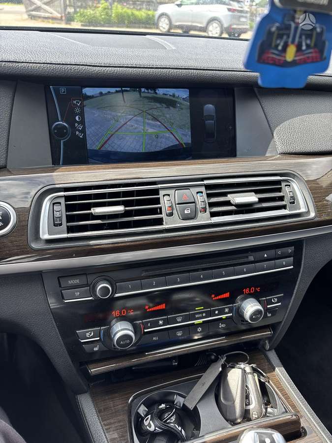 BMW 730, 3.0 l., Седан