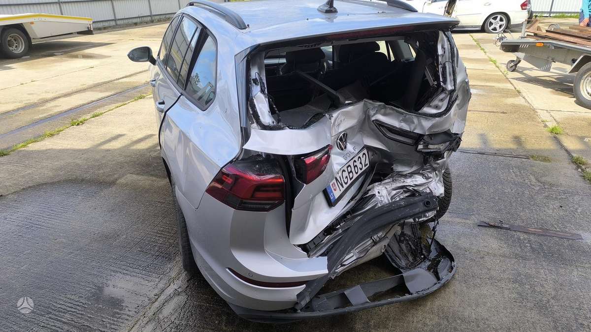 Volkswagen Golf - 5