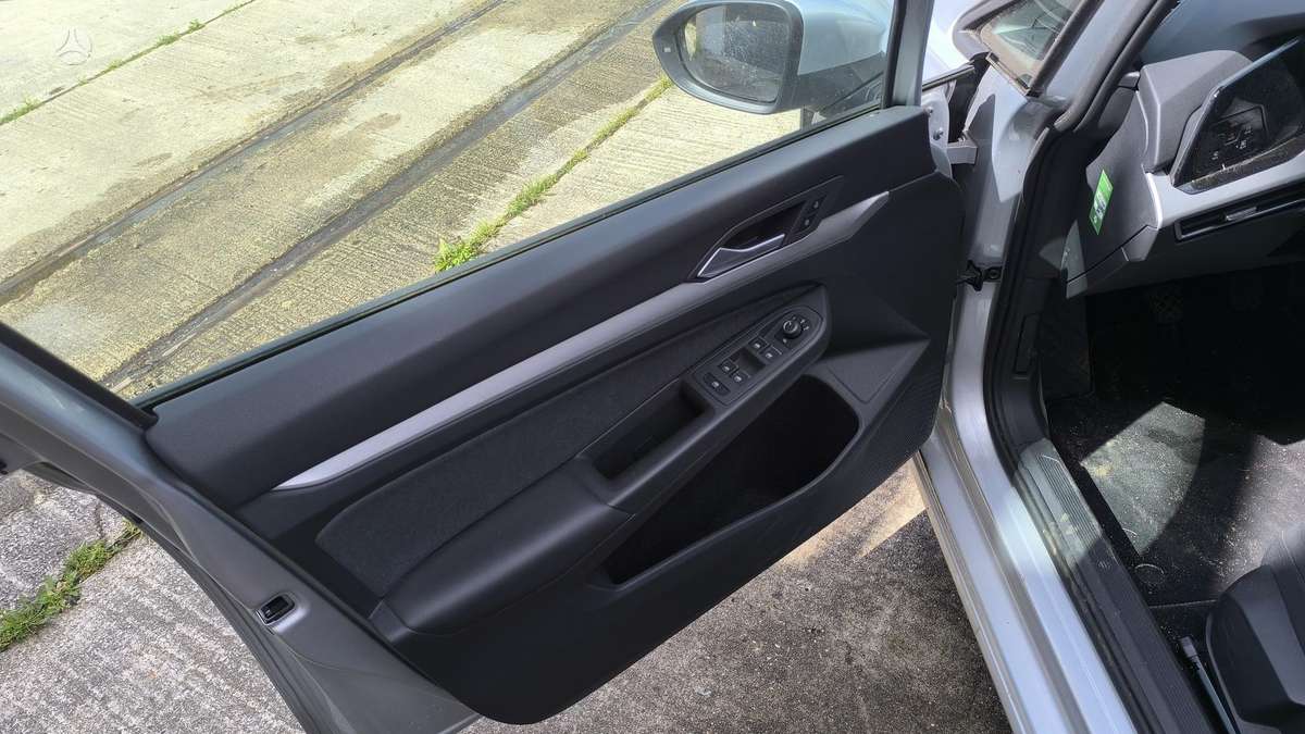 Volkswagen Golf - 6