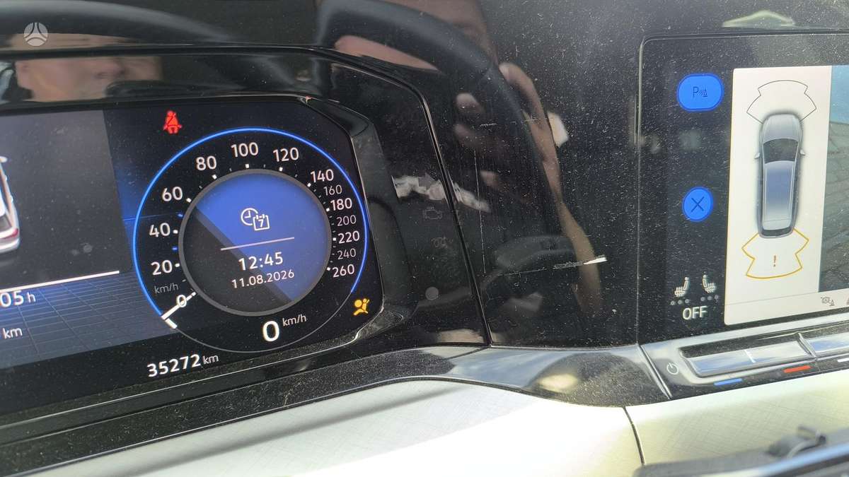Volkswagen Golf - 8