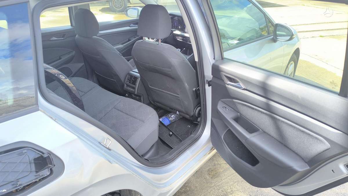 Volkswagen Golf - 11