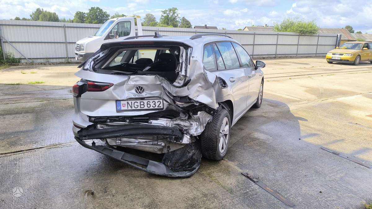 Volkswagen Golf - 12
