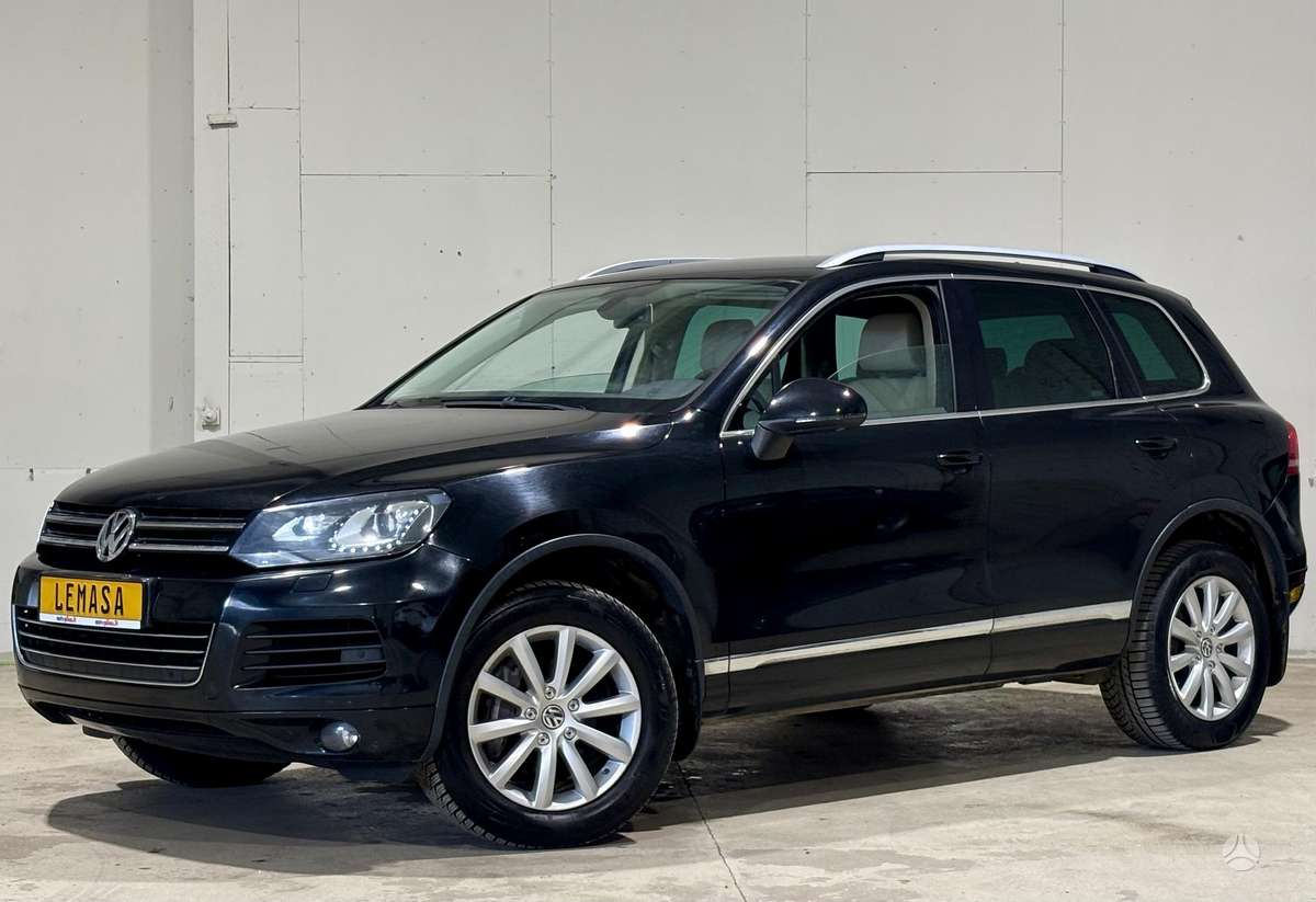 Volkswagen Touareg - 1