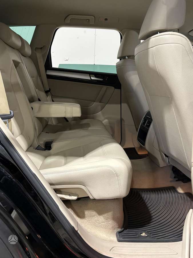 Volkswagen Touareg - 12