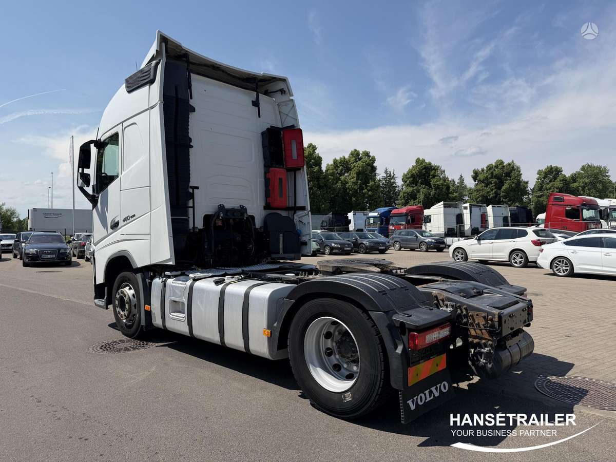 Volvo FH GB Chassis, double sleeper