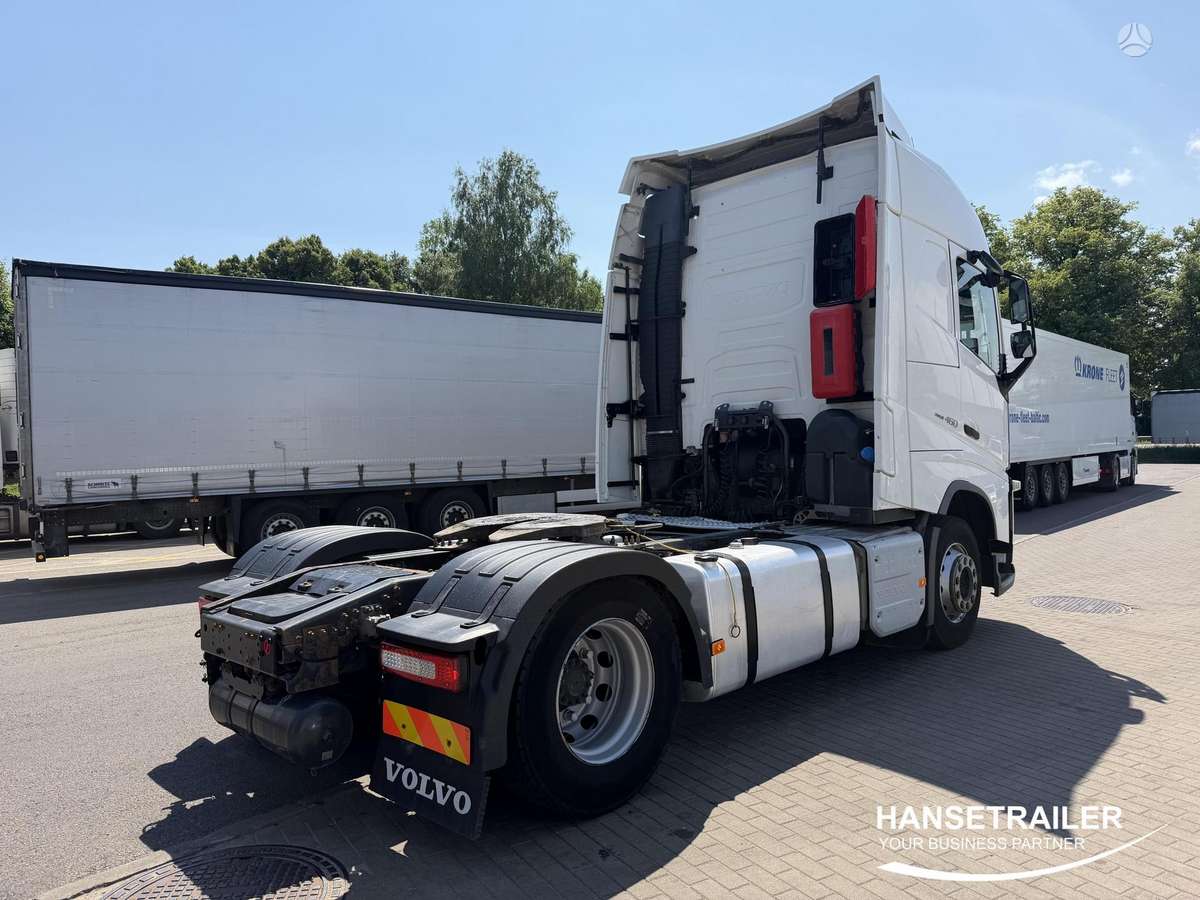Volvo FH GB Chassis, double sleeper
