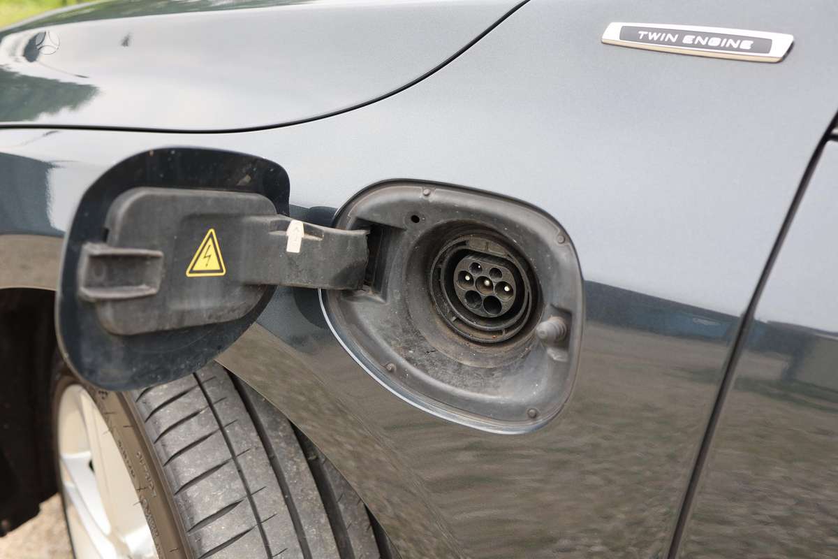 Volvo V60, 2.4 l., Универсал