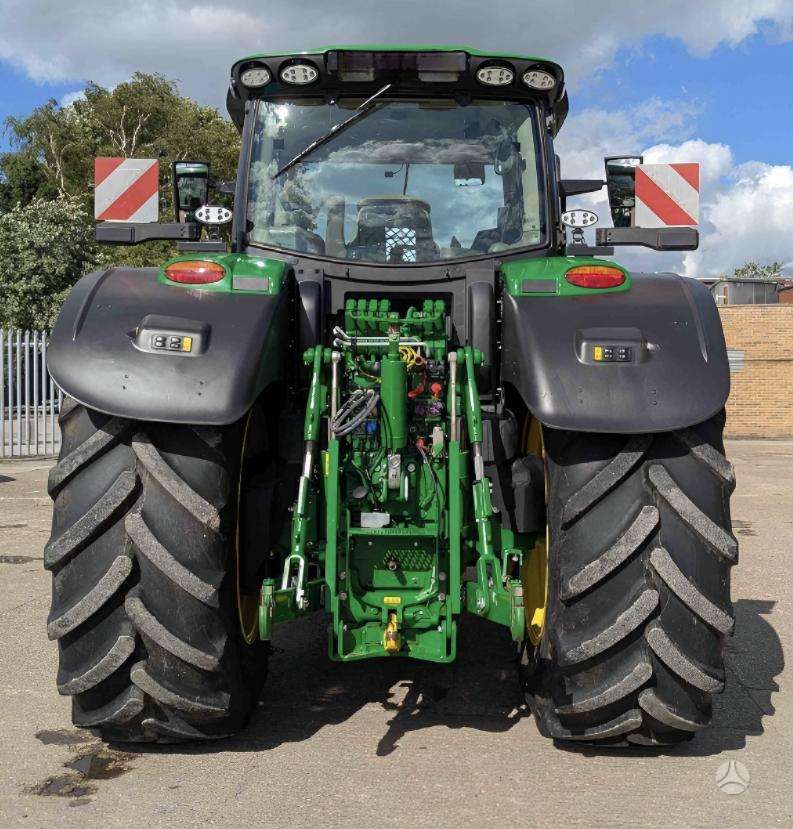 John Deere 6R215, тракторы