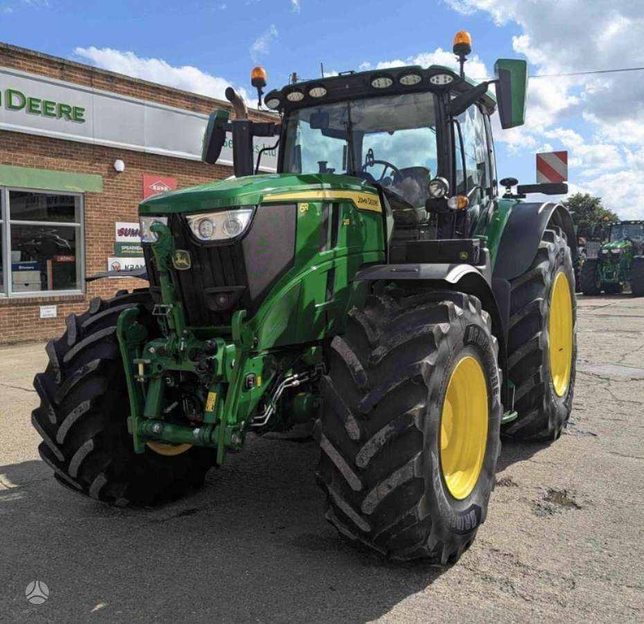 John Deere 6R215, тракторы