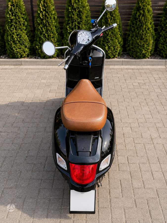 Piaggio Vespa 200cc, мотороллеры / мопеды
