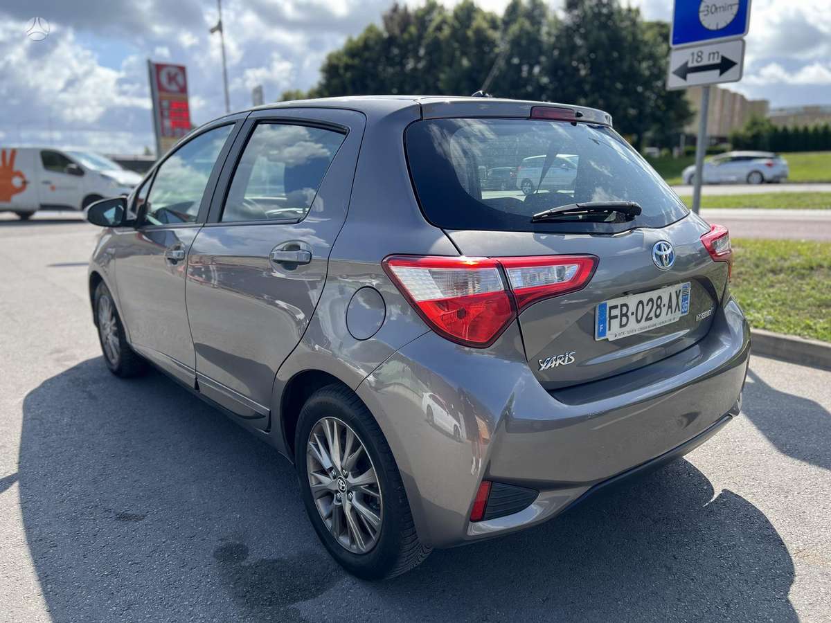 Toyota Yaris - 4