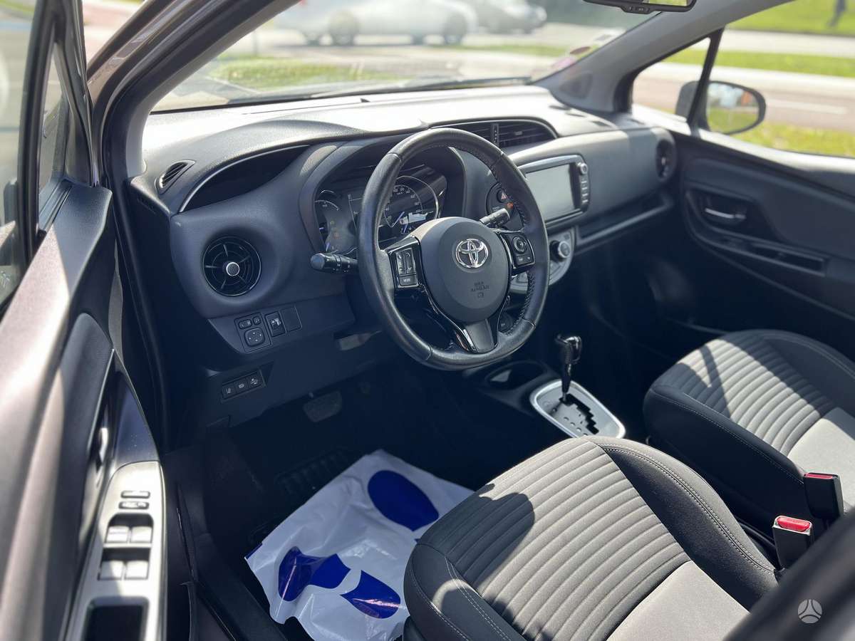 Toyota Yaris - 11