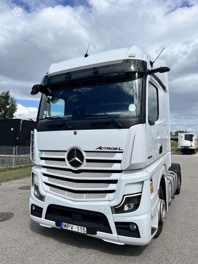 Mercedes-Benz Actros, double sleeper
