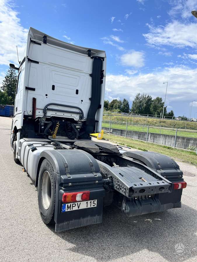 Mercedes-Benz Actros, double sleeper