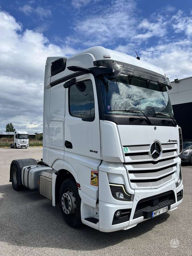 Mercedes-Benz Actros, double sleeper